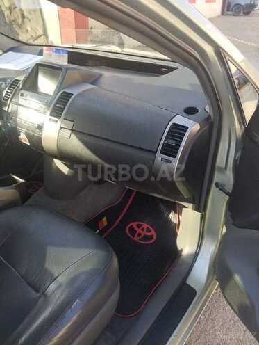 Toyota Prius-8