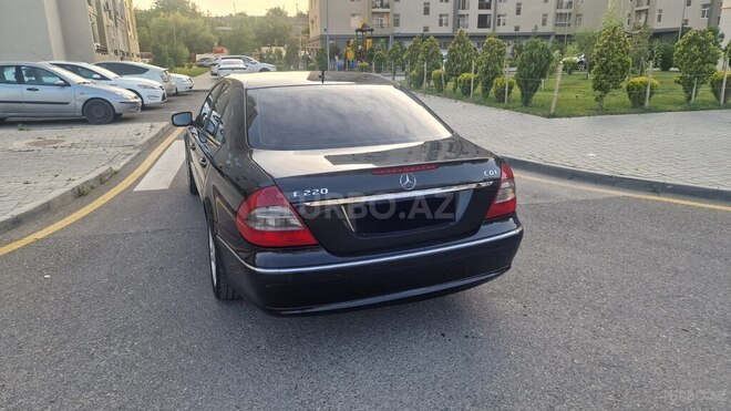 Mercedes E 220-2