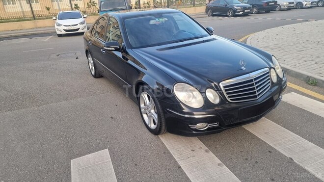 Mercedes E 220-1