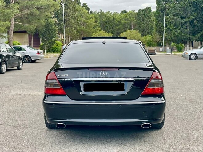 Mercedes E 220-10