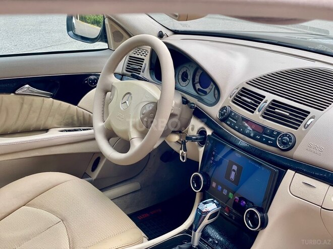 Mercedes E 220-13