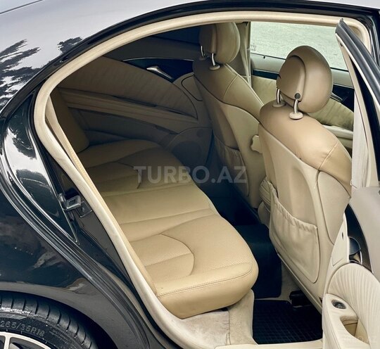 Mercedes E 220-12