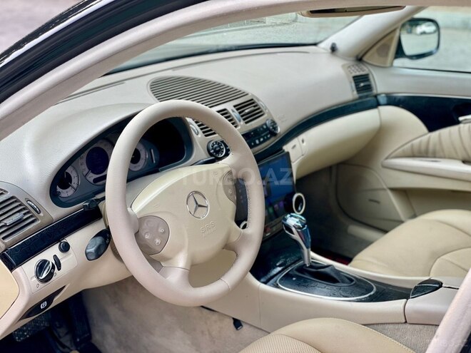 Mercedes E 220-17