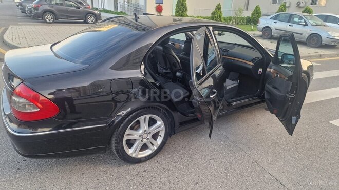 Mercedes E 220-12
