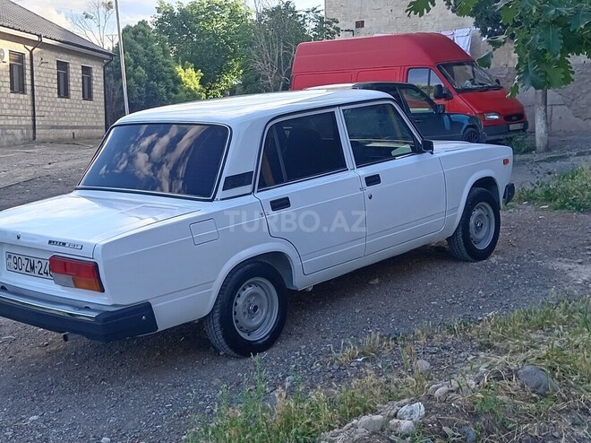 LADA (VAZ) 2107-2