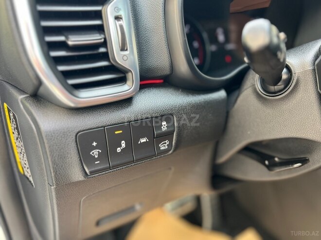 Kia Sportage-12