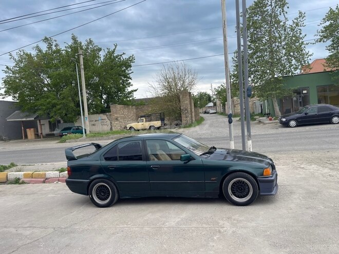BMW 318-2