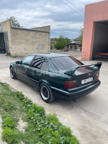 BMW 318-4