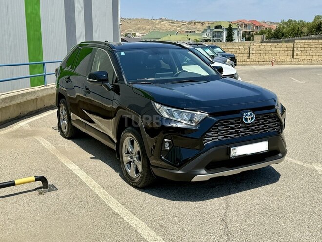 Toyota RAV4-8