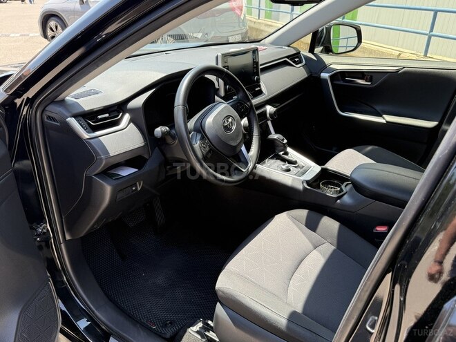 Toyota RAV4-10