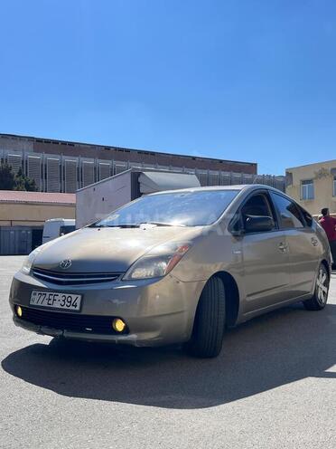 Toyota Prius-2