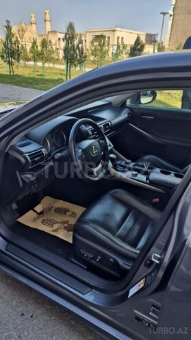 Lexus IS 250-6