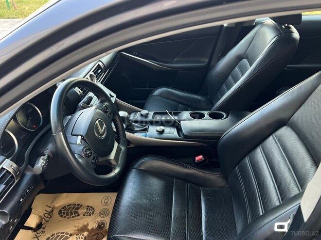 Lexus IS 250-9