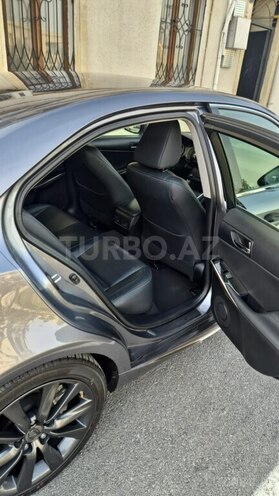 Lexus IS 250-13