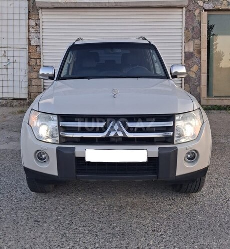 Mitsubishi Pajero-2