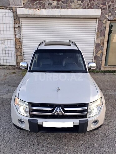 Mitsubishi Pajero-1