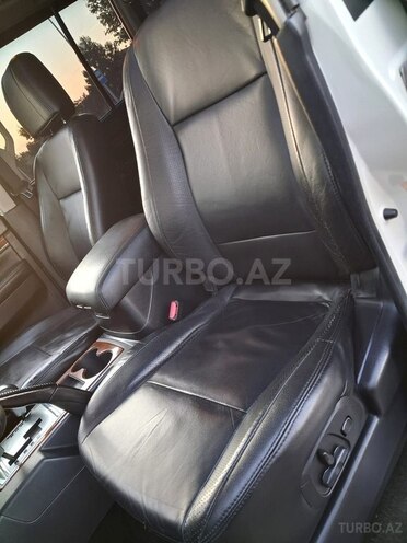Mitsubishi Pajero-16