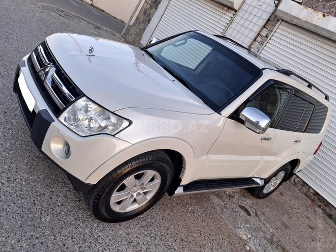 Mitsubishi Pajero-3