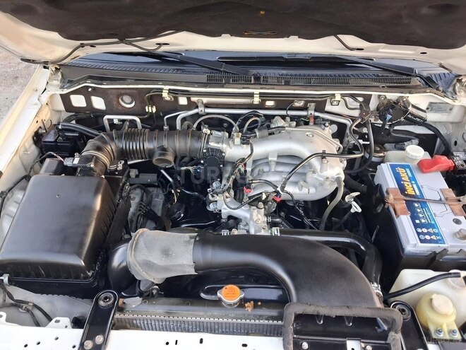 Mitsubishi Pajero-18