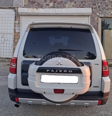 Mitsubishi Pajero-11