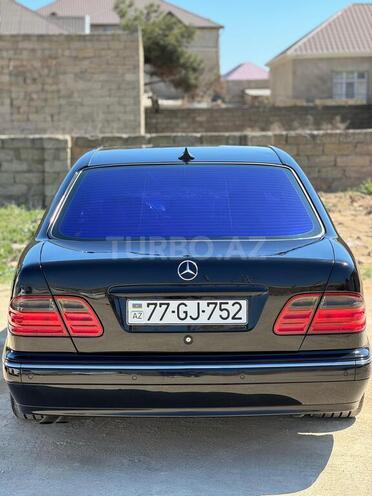 Mercedes E 320-4