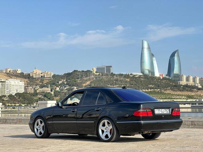 Mercedes E 320-9