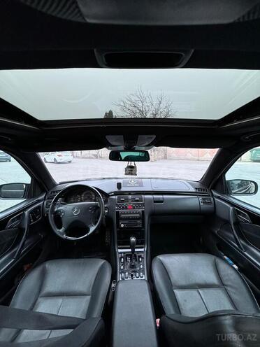 Mercedes E 320-5