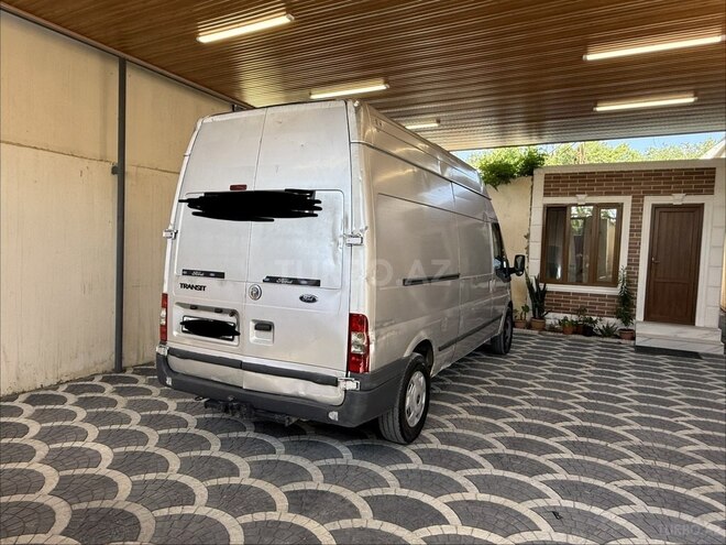 Ford Transit-3