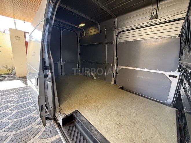 Ford Transit-8