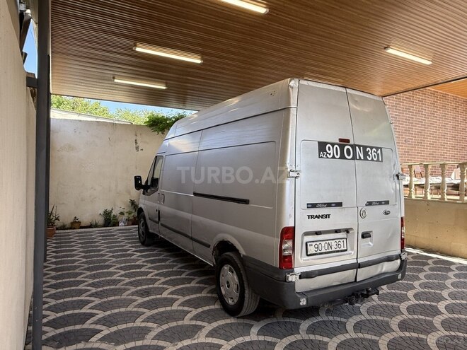 Ford Transit-5
