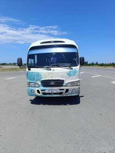 Hyundai County-1