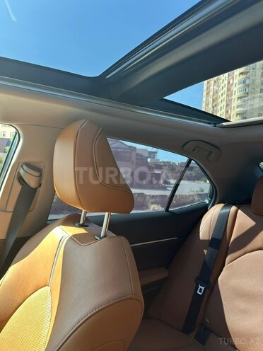 Toyota Camry-10