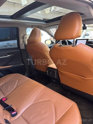 Toyota Camry-12