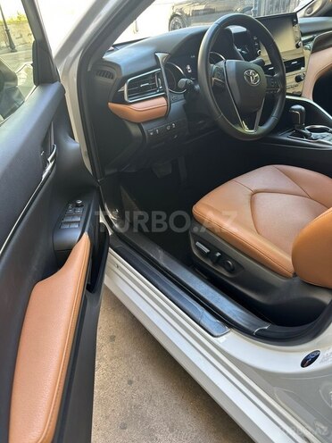 Toyota Camry-14