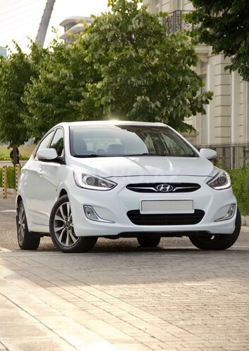 Hyundai Accent-2