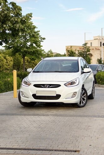 Hyundai Accent-14
