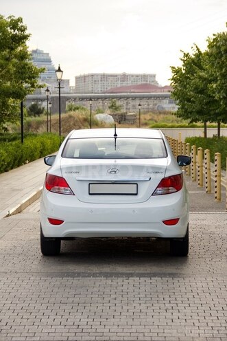Hyundai Accent-9