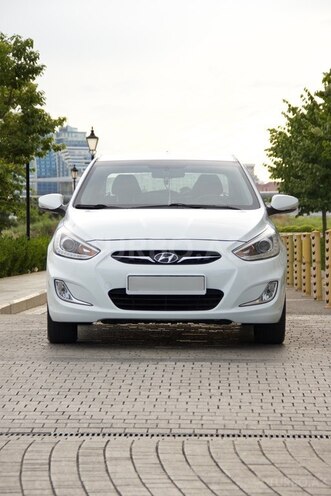 Hyundai Accent-6