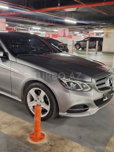 Mercedes E 250 4MATIC-19