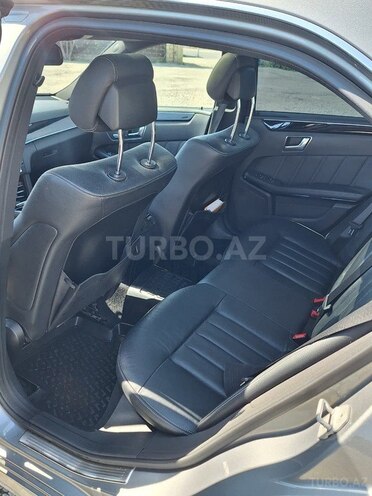 Mercedes E 250 4MATIC-13