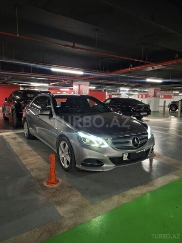 Mercedes E 250 4MATIC-15