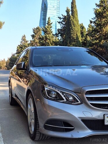 Mercedes E 250 4MATIC-5
