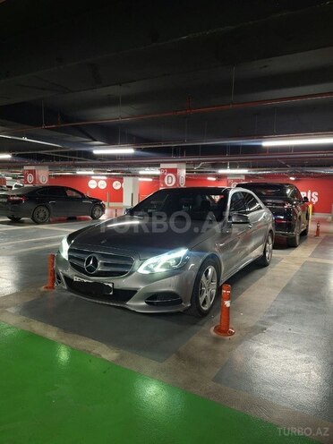 Mercedes E 250 4MATIC-17