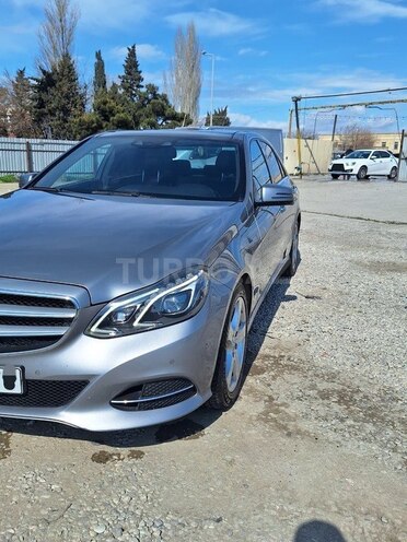 Mercedes E 250 4MATIC-6