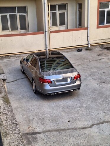 Mercedes E 250 4MATIC-20