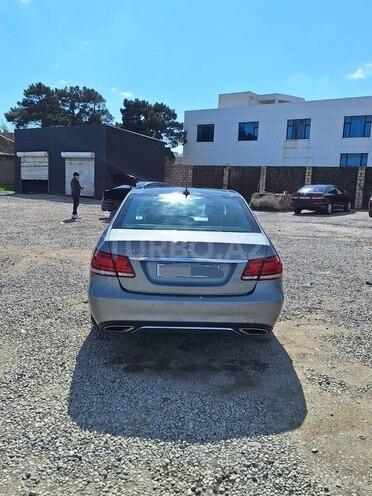 Mercedes E 250 4MATIC-9