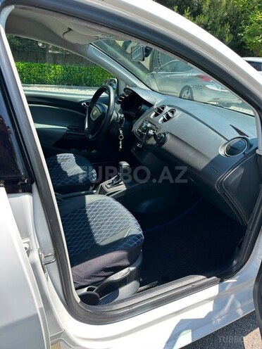SEAT Ibiza-6