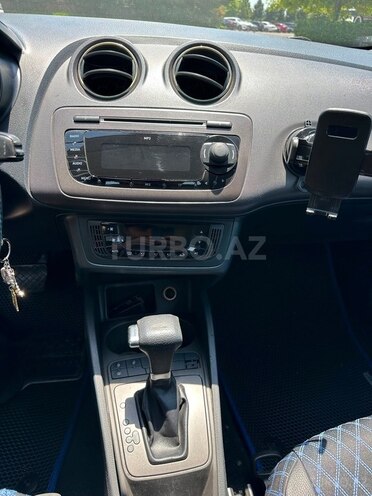 SEAT Ibiza-10