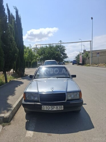 Mercedes 190-1
