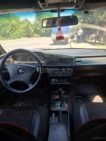 Mercedes 190-5